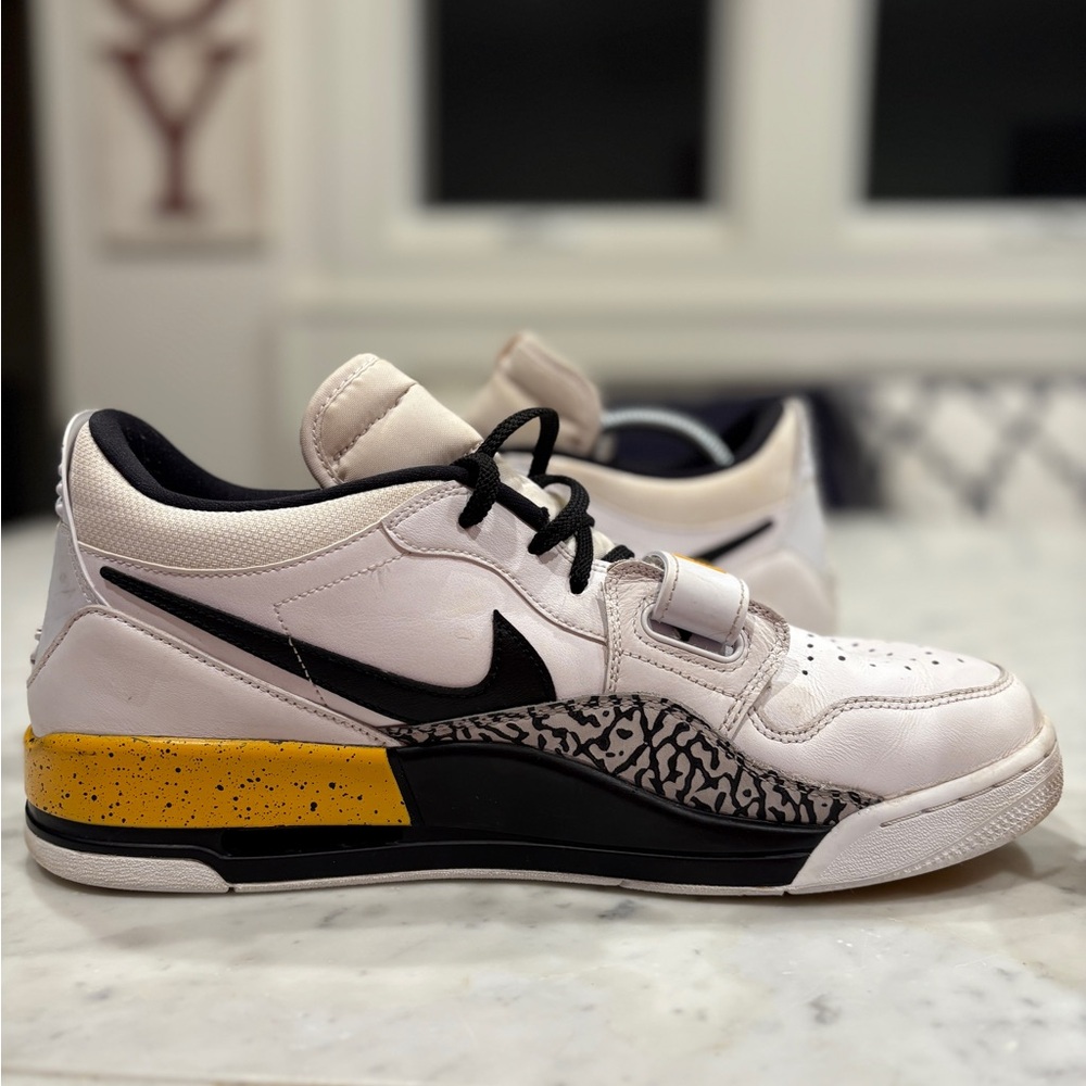 Men’s Jordan Legacy 312 Low, Black/Yelow Ochre/White, Sz 13, good pre owned cond - Picture 7 of 11